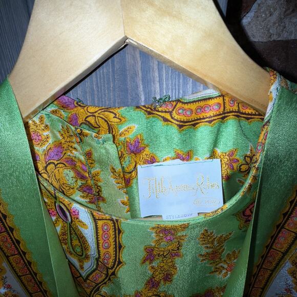 Vintage 1960’s Fifth Avenue Robes By M.W. -Green Pink Long Robe Asian Inspired - Picture 4 of 11